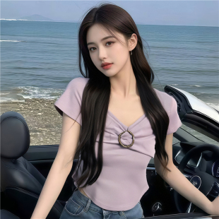 不规则方领短袖 辣妹短款 t恤女夏季 设计感修身 正肩上衣潮 新款 法式