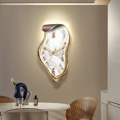 轻奢风饭厅挂钟高级感创意时钟LED壁灯立体2023新款网红钟表静音
