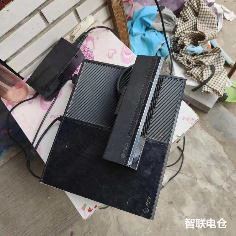 议~价XBOX ONE 1540主机 带原装电源跟体感 能开有维修，翻新