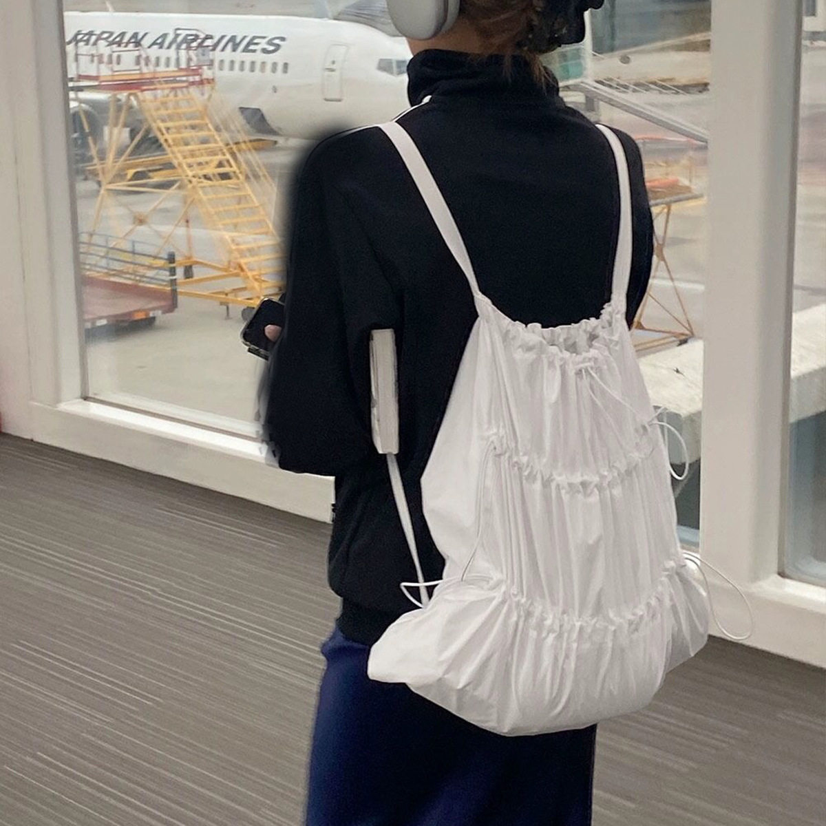 日本进口新款白色抽绳双肩包女韩国慵懒风束口背包轻便尼龙防泼水