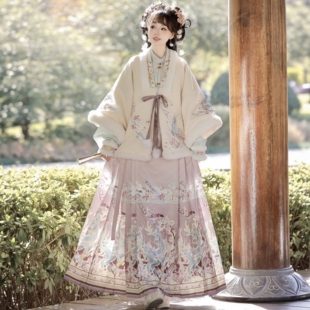 原创汉服女【麋鹿】明制加绒加厚披袄琵琶袖里衣马面裙套装冬季款