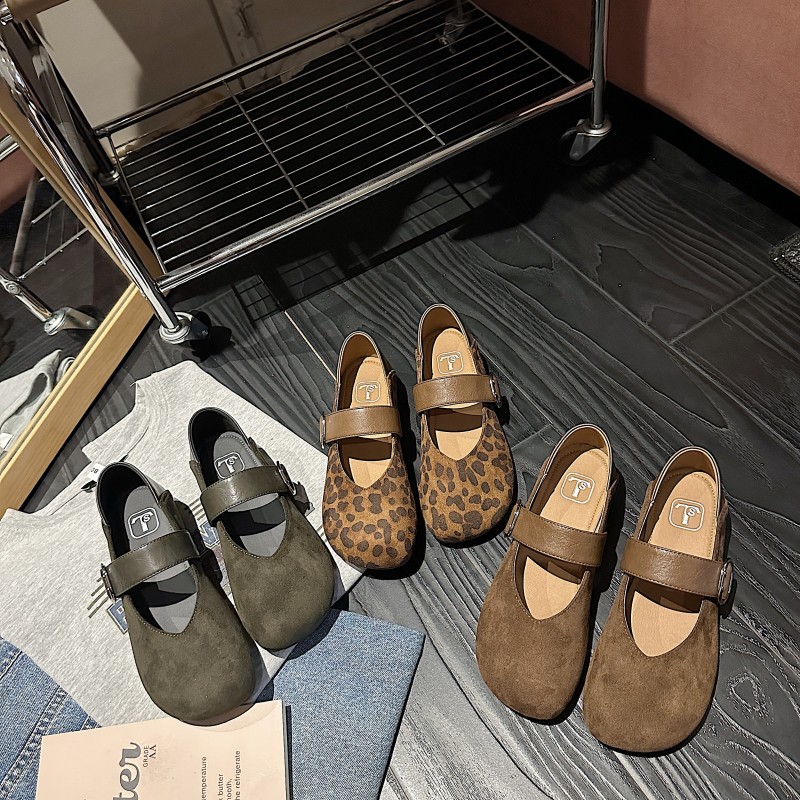 【廖廖专享】时尚休闲女鞋2025秋季新款圆头单鞋MTB57777-W