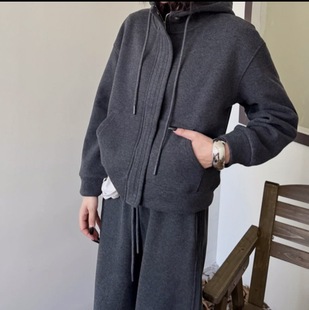 加厚高级感运动风女装上衣外套拉链立领连帽别致长袖套装两件套