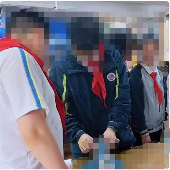 上海新大桥中学校服春秋