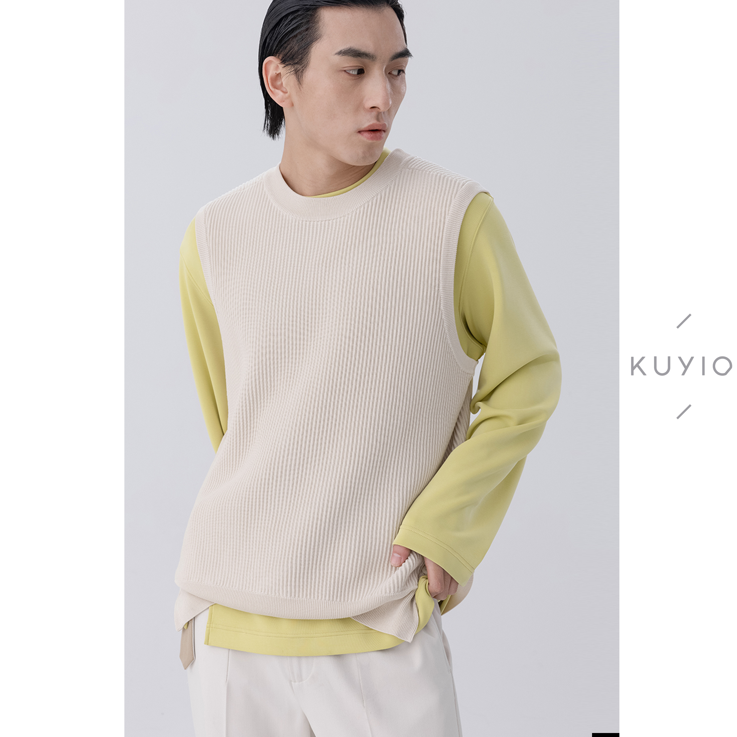 Kuyiou一生褶坑条纹提花针织马甲