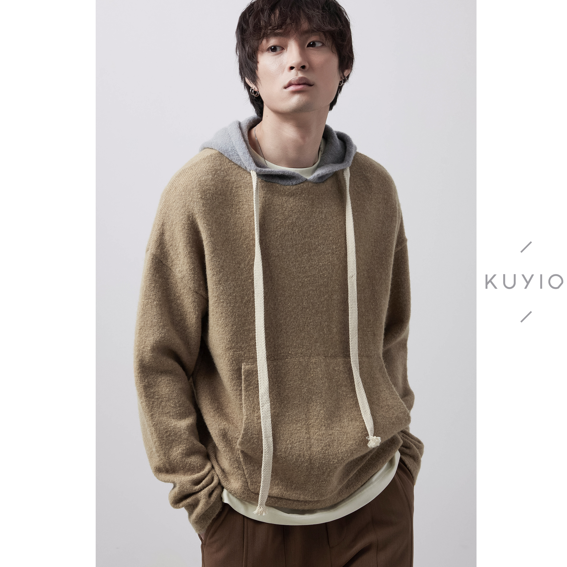 kuyiou/软糯羊毛混纺袋鼠兜撞色