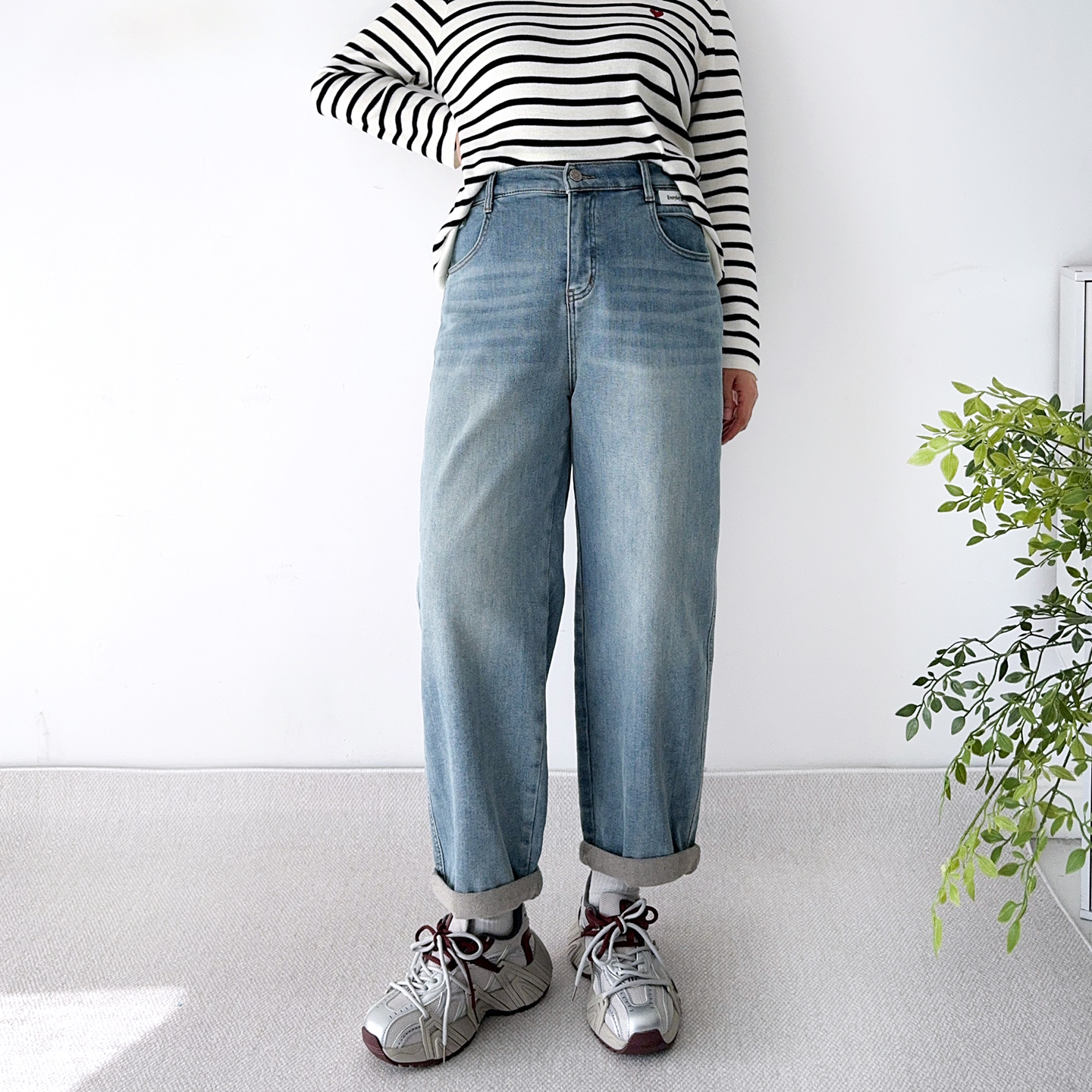 大码加绒直筒哈伦牛仔裤女冬裤子