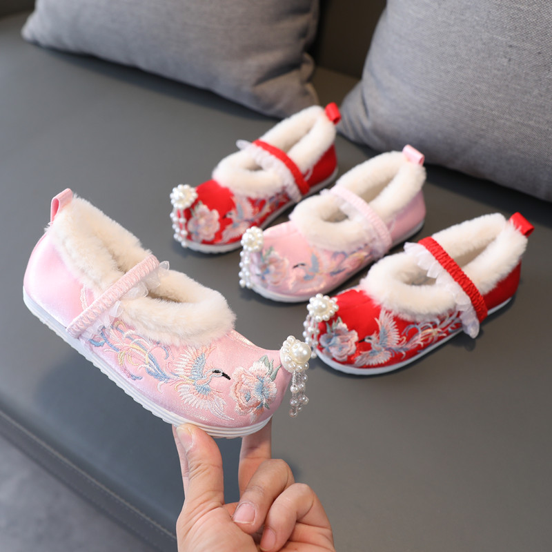 老北京布鞋女童绣花鞋舞蹈汉服鞋