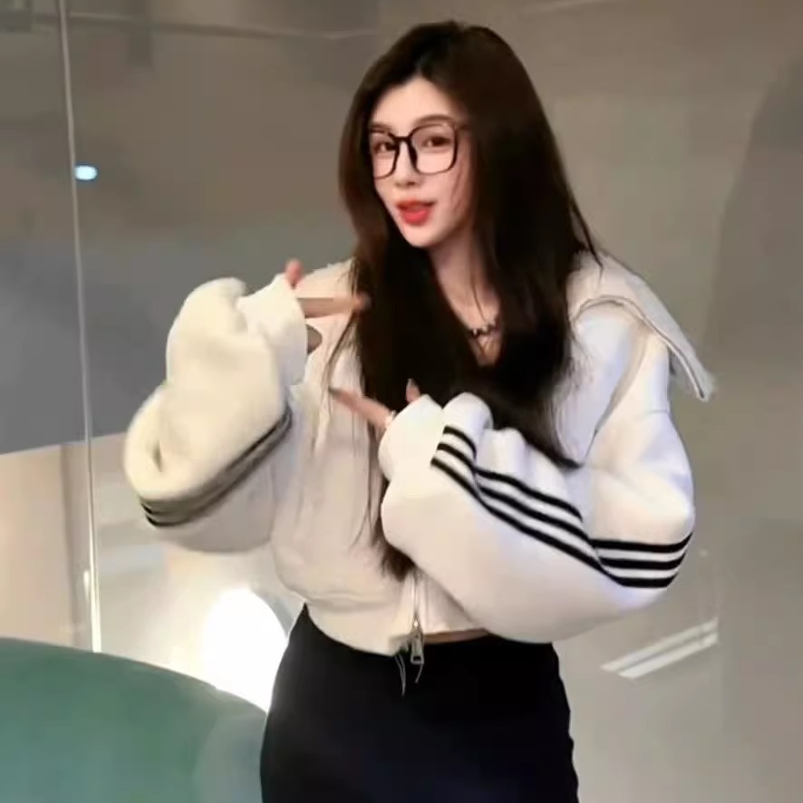 运动风三杆加绒加厚短款卫衣女