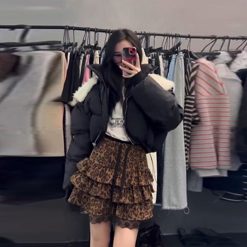 黑色羽绒服女款冬季2024新款羊羔毛大翻领加厚保暖鸭绒外套海军领