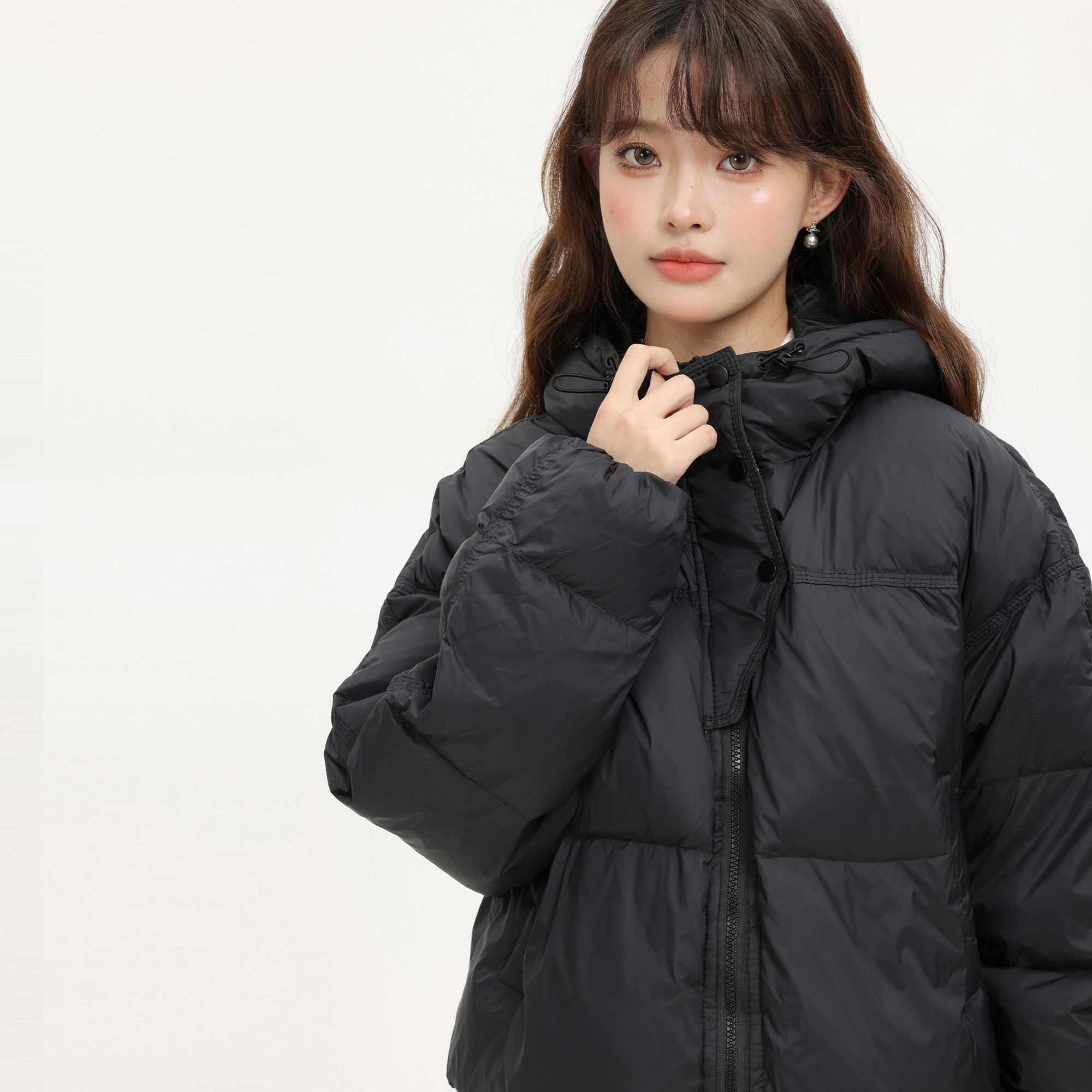 XinmonLee黑色气质羽绒服外套女冬季保暖轻薄短款百搭面包服上衣