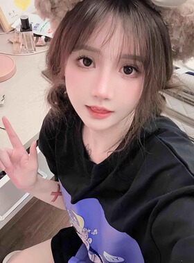 十三白 十三咦梦游07黑色纯棉落肩T恤