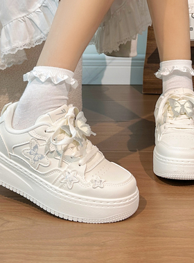 回力蝴蝶奶fufu小白鞋女冬季2026新款保暖防寒休闲鞋高级感板鞋女