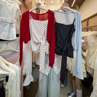 十三行2026春装新款针织开衫碎花吊带两件套女温柔风叠穿上衣套装