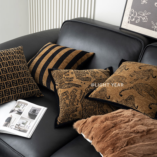 中古风金钱豹抱枕沙发客厅高档靠枕复古老钱风靠垫别墅样板房抱枕