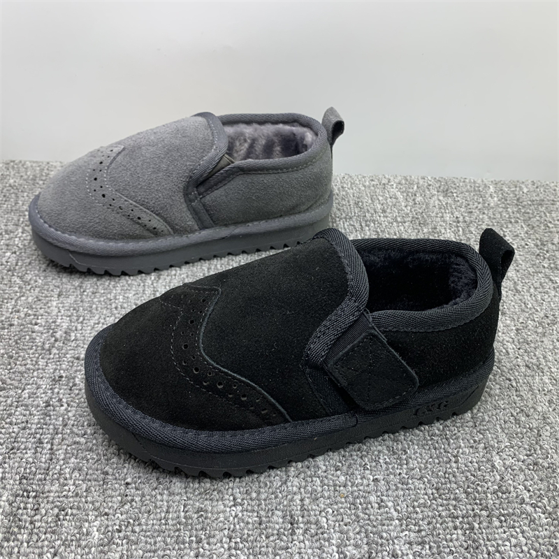 断码处理真皮儿童雪地靴女2025冬新款加绒保暖平底防滑一脚瞪棉鞋