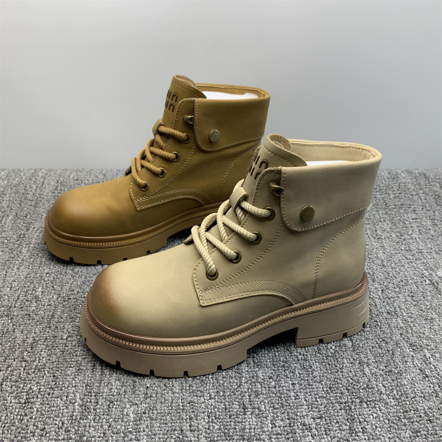 品牌撤柜处理头层牛皮马丁靴女2025秋冬新款厚底英伦风翻领大黄靴