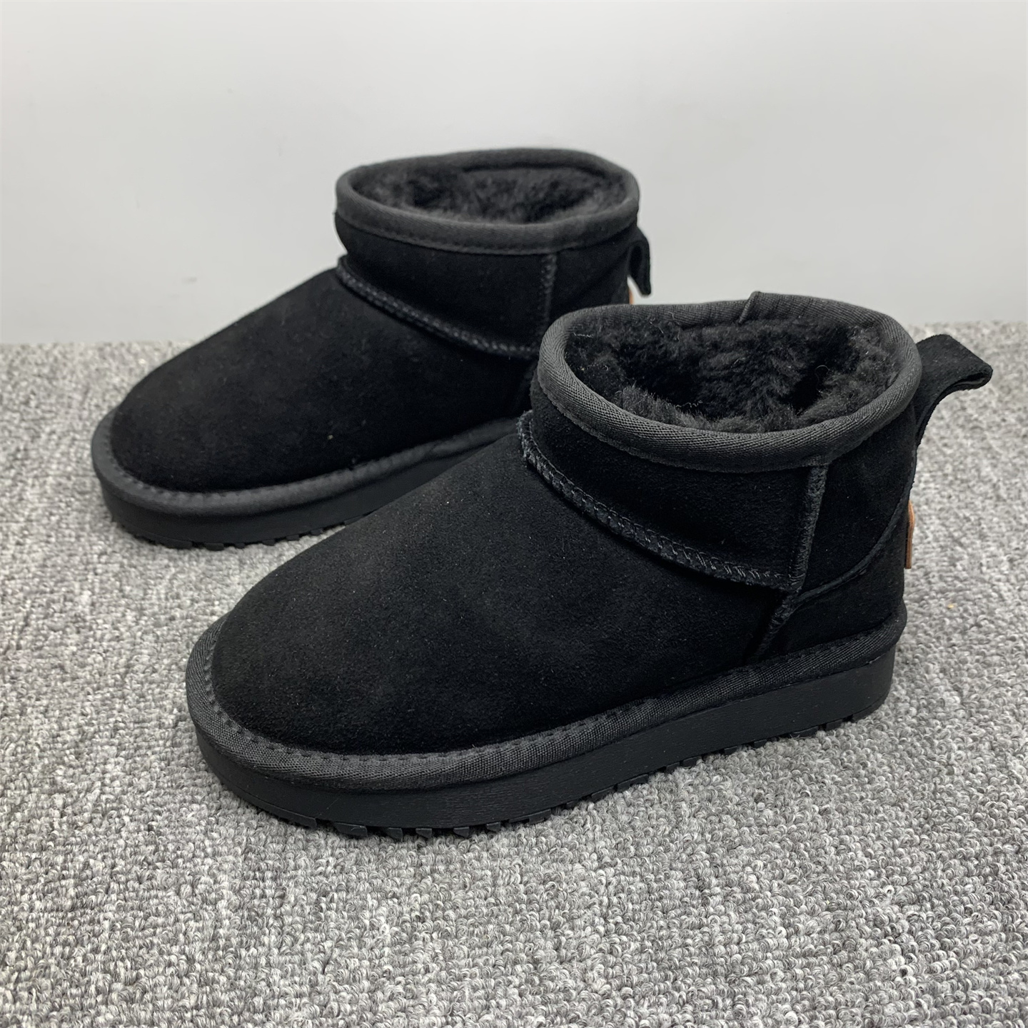 撤柜处理31码真皮儿童雪地靴女2025新款牛皮加厚保暖短筒防滑棉鞋