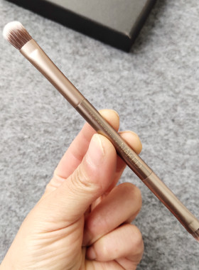 ud金属刷杆双头化妆眼影晕染