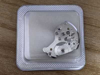 NH3536A机芯轮夹板上自动夹板