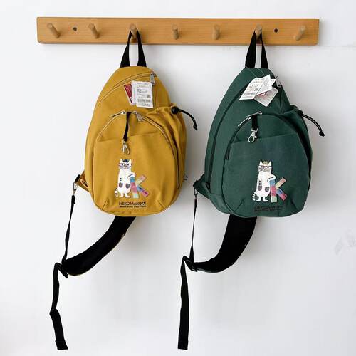 Kusuguru正品刺绣眼镜猫胸包挎包旅游背包便携休闲布艺单肩包