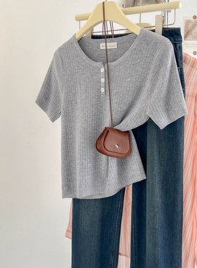 韩系方领纽扣正肩针织衫短袖女夏季2025甜辣妹修身坑条小个子上衣