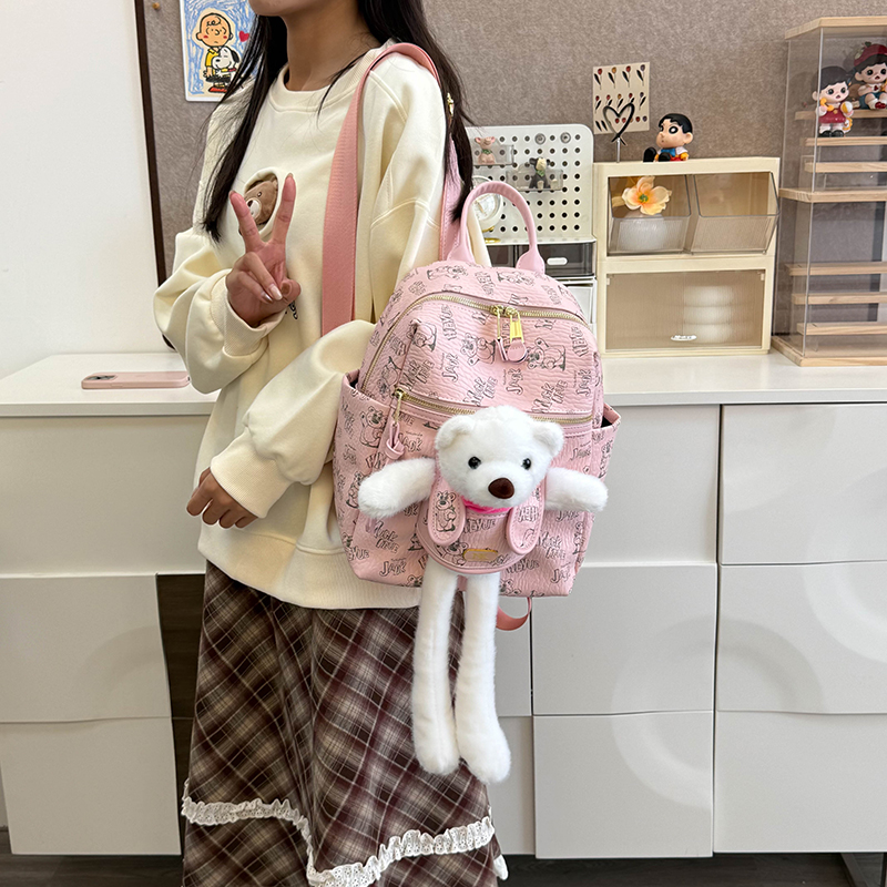 可爱卡通小熊双肩包包女2025新款韩版潮时尚学生书包休闲旅行背包