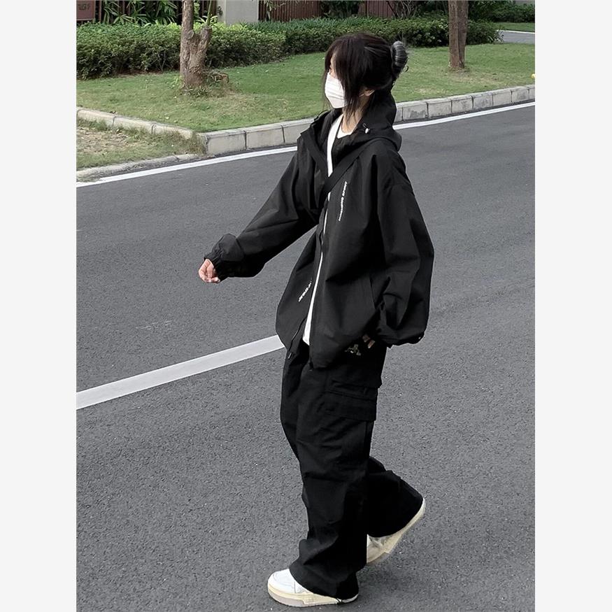 夏季黑色冲锋防晒衣女中性风酷感穿搭户外轻薄款高级感防晒服外套