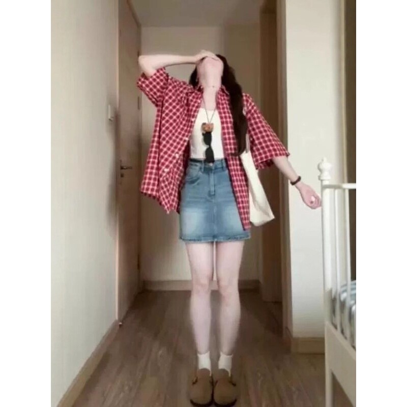 慵懒风红色格子夏日轻薄短袖衬衫女夏季2025新款复古休闲宽松衬衣