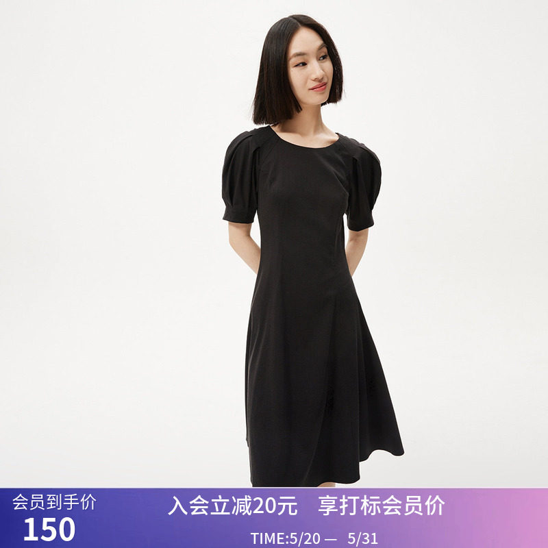 LILY夏新款女装气质复古泡泡袖时尚通勤简洁圆领连衣裙小黑裙