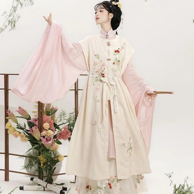 明制汉服女比甲立领衫马面裙刺绣