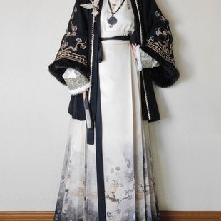 明制汉服女秋冬加绒刺绣小香风披袄立领上衣马面裙汉元素改良套装