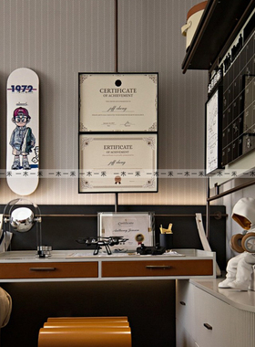 样板间儿童房饰品摆件男孩房桌面无人机奖状滑板魔方收纳盒摆件