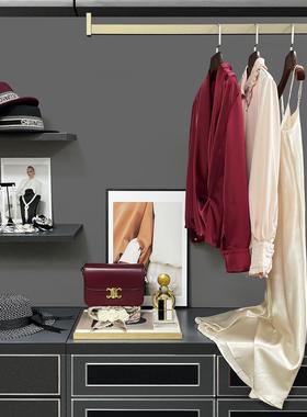 北欧风样板间衣柜软装道具饰品红色女士衣帽间衣服样板房装饰摆件