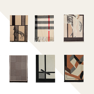 样板房衣帽间飘窗卧室挂衣架围巾软装陈列品衣柜装饰意式轻奢主题