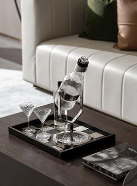 简约现代样板间客厅餐桌托盘醒酒器高脚杯桌面摆件组合茶几装饰品