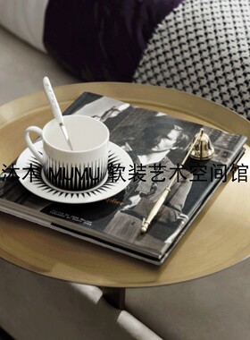复古圆形茶几软装饰品组合摆件客厅大书籍咖啡杯托盘工艺品灭烛玲