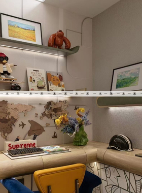 现代样板间儿童房男孩房潮玩公仔创意地图画滑板人软装饰品摆件