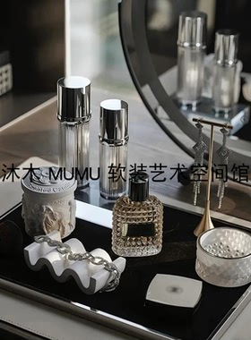 梳妆台装饰品展厅样板间卧室衣帽间女士现代陈列搭配组合摆件软装