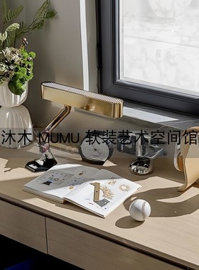 简约现代样板间儿童房桌面饰品摆件少年男孩房棒球耳机钟软装饰品