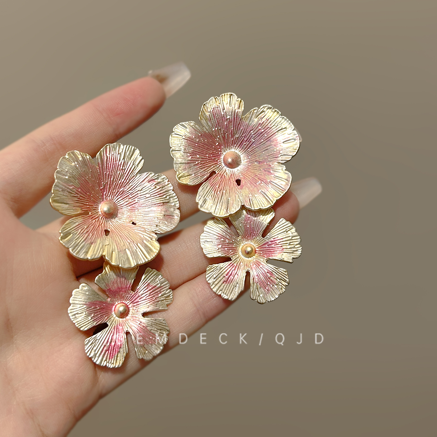 法式复古粉色珐琅花朵耳环