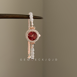 复古古着红宝石风圆形手表小众设计轻奢高级感满钻可自由调节手链