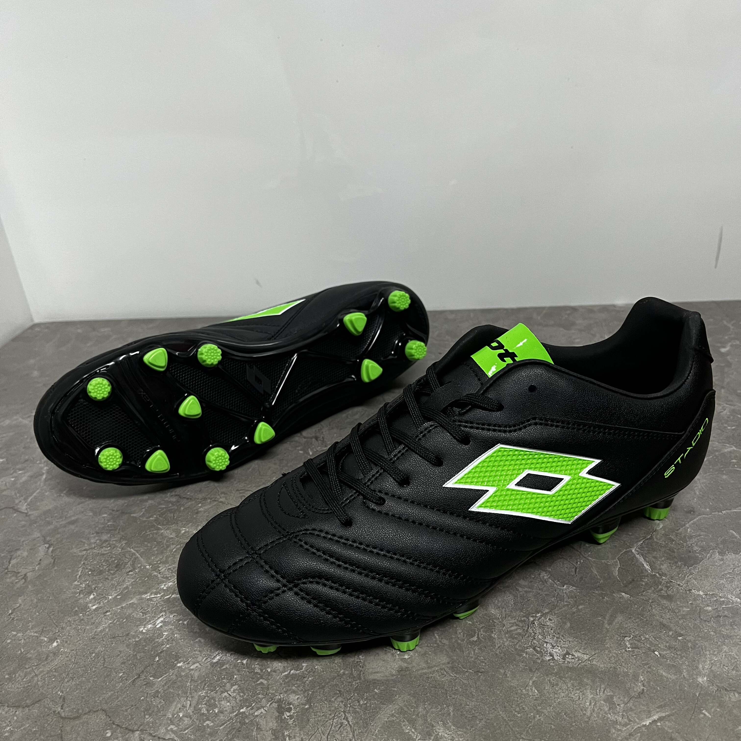 孤品特价42码长钉足球鞋FG实战比赛训练防滑真草人工场地售完无补
