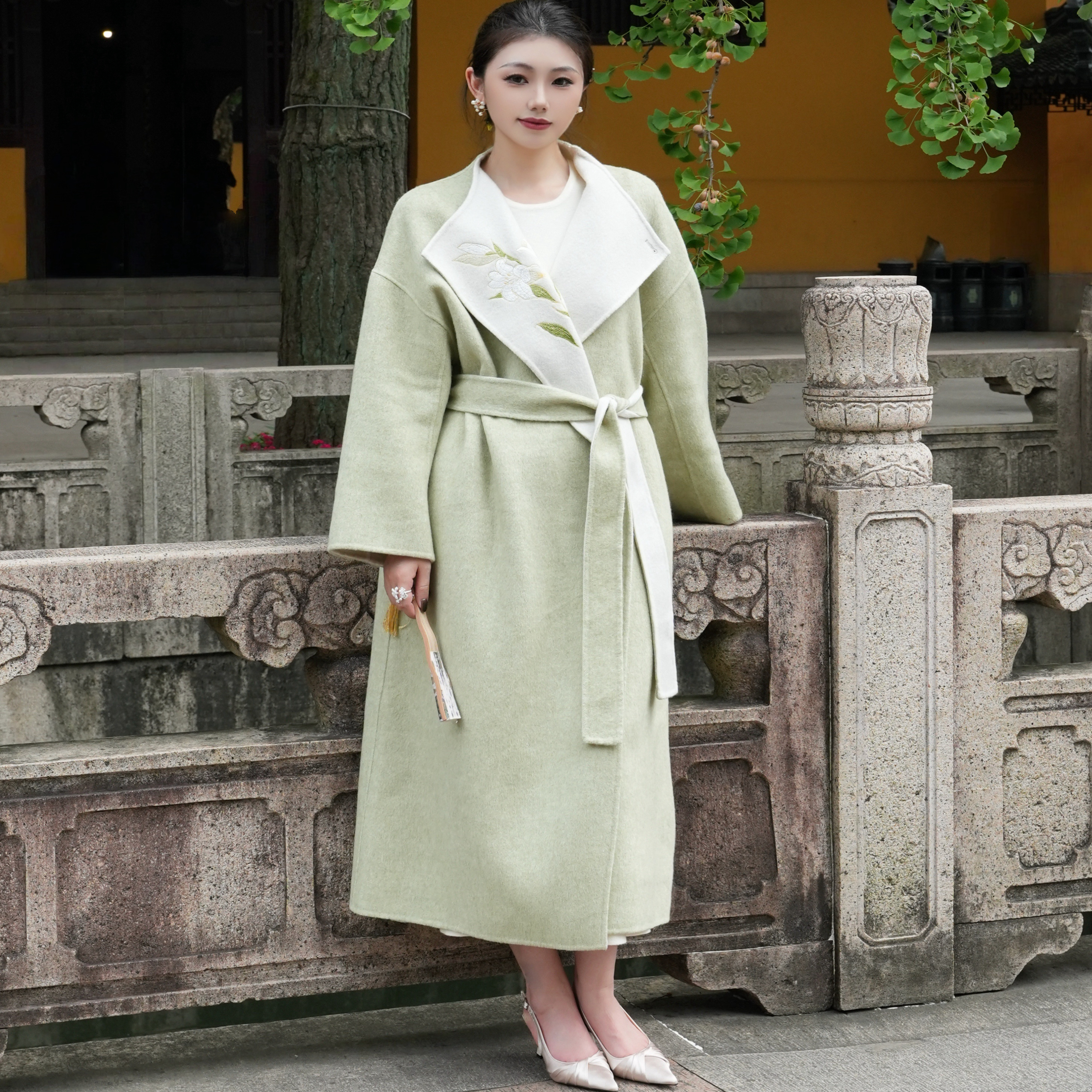 新中式羊驼羊毛双面呢刺绣大衣