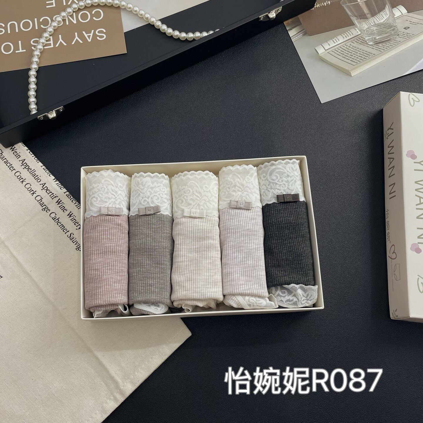 [5条盒装]怡婉妮女士内裤R087 中版中腰拼色蕾丝条纹柔软舒适透气