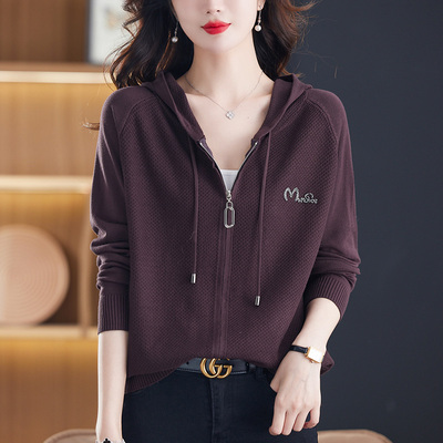 女士连帽卫衣短外套早春季2025新款春秋洋气妈妈薄款针织开衫上衣