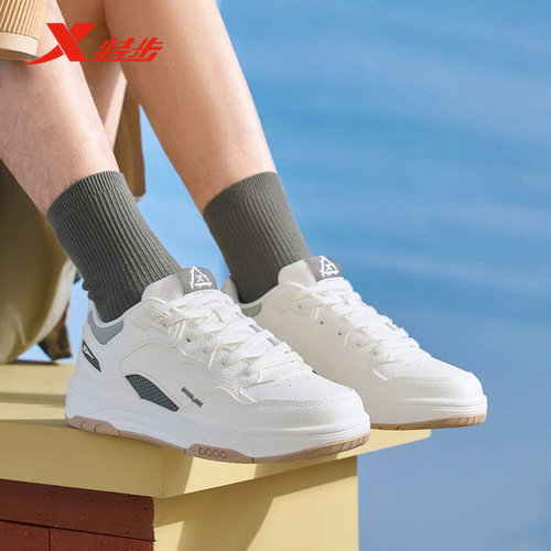 特步启浪lite男鞋运动板鞋2025春季低帮皮面休闲鞋975119310009