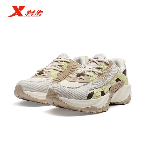 特步女百搭老爹运动休闲鞋