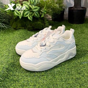 特步甜筒鞋2026夏季新款女板鞋舒适轻便学生休闲板鞋974218310031