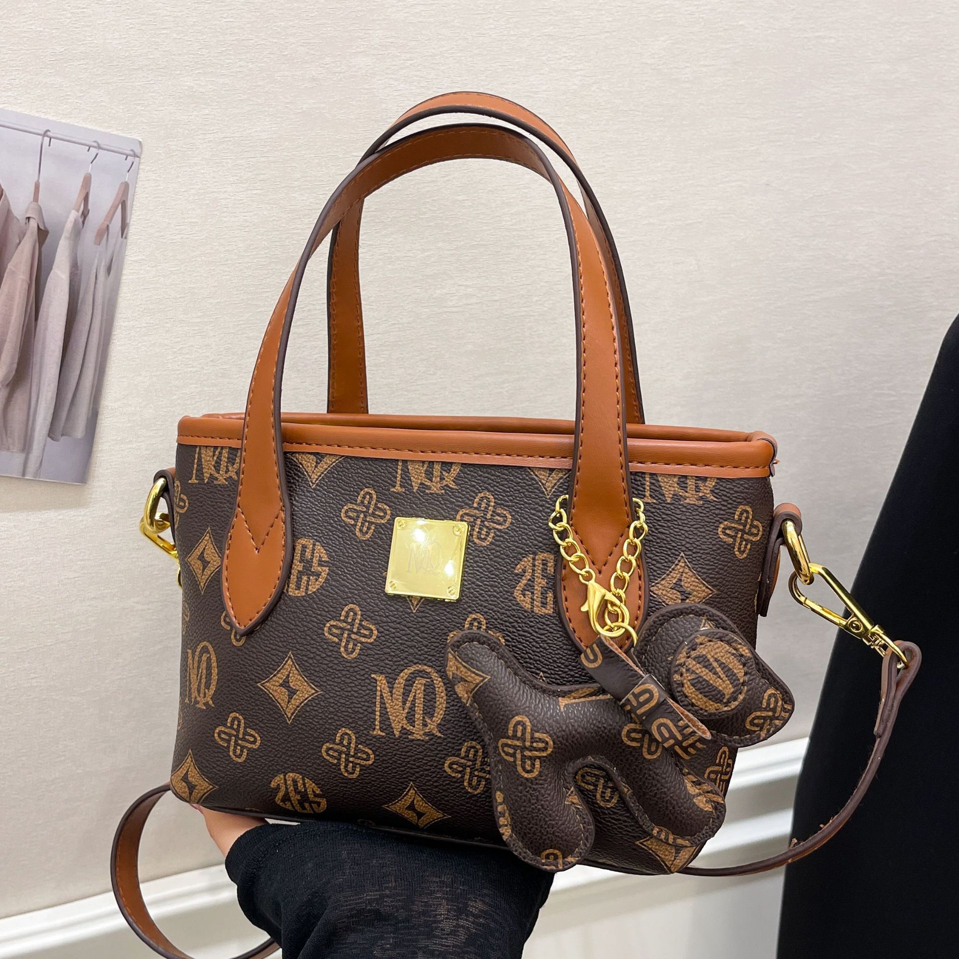 跨境手提菜篮子包包女2025新款复古印花水桶包女士单肩包斜跨